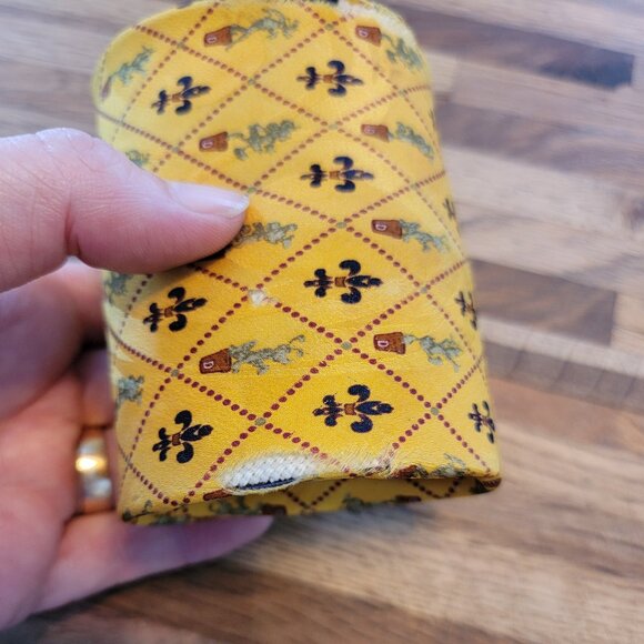 Mickey Mouse Disneyland Yellow Silk Vintage Necktie - Picture 9 of 10